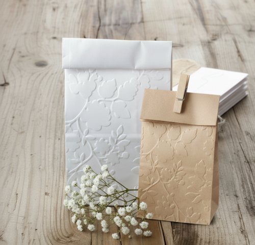 10 Kraftpapier Geschenktüten geprägt mit FLORAL Muster 10 Kraftpapier Geschenktüten geprägt mit FLORAL Muster