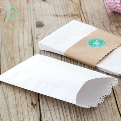 10 Weiße Flachbeutel - Papiertüten mit Spitze
