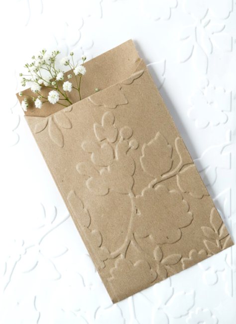 10 St. Kraftpapier Papiertüten FLORAL geprägt XS / S / M